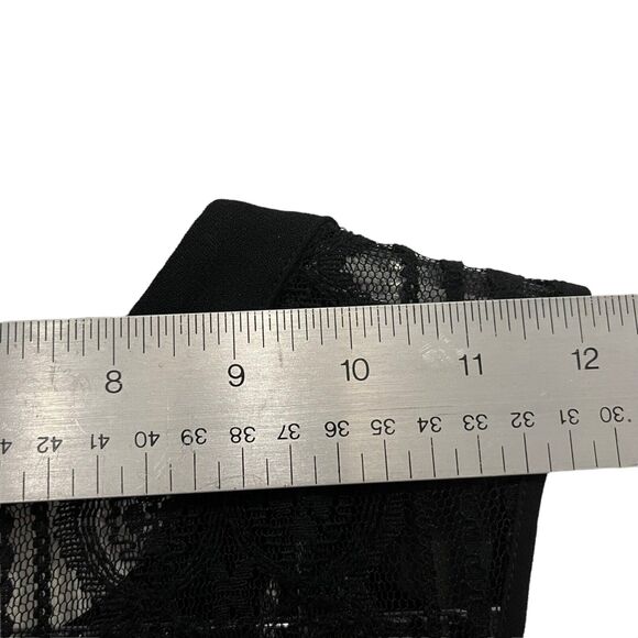 BCBGeneration LBD Dress Women’s Lace Neckline Keyhole Back Fit and Flare SZ 0 - Picture 7 of 12